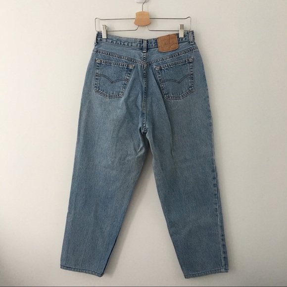 *SOLD* Vintage Levi’s Mom Jeans - Picture 3 of 5